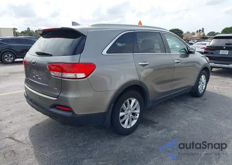 2016 Kia Sorento 2.4L Lx z USA, uszkodzony, nr VIN 5XYPGDA3XGG039709
